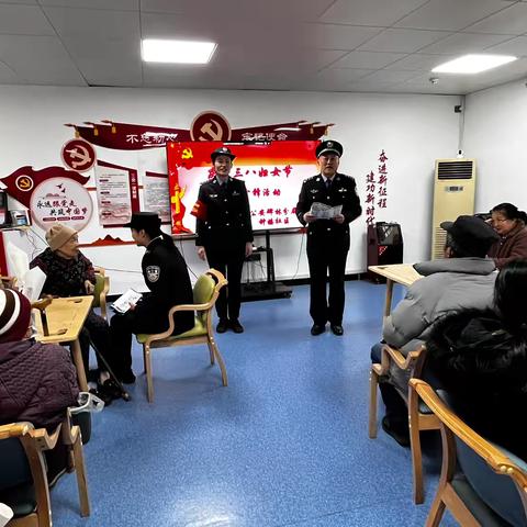 雷锋精神社区行，跟着榜样共前行——南院门街道钟楼社区民警兼副主任姚六一带领社区党员志愿者开展志愿服务