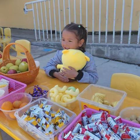 “萌娃来当家，巴扎也疯狂”——阔克铁热克乡中心幼儿园巴扎市场开业啦！