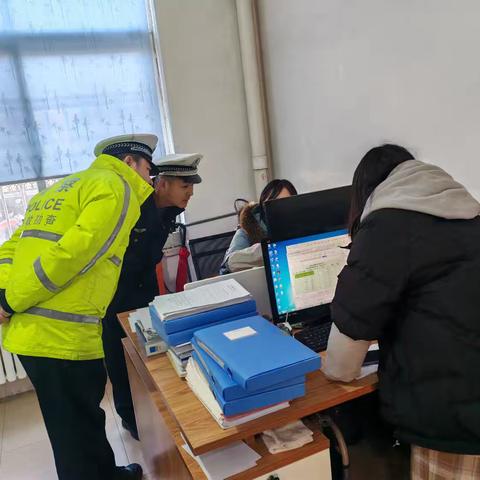 渭滨交警进企业，筑牢运输安全线
