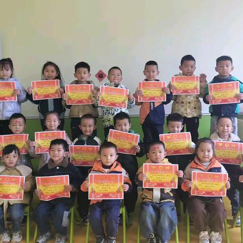 多彩十一月🍁快乐“美”一天——盼盼幼儿园大一班十一月美篇