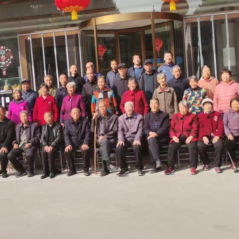 九九重阳节，浓浓敬老情