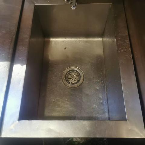 万达鸭房大扫除