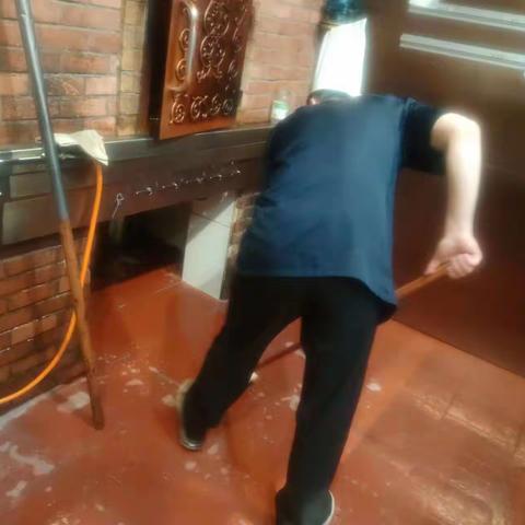 万达鸭房大扫除