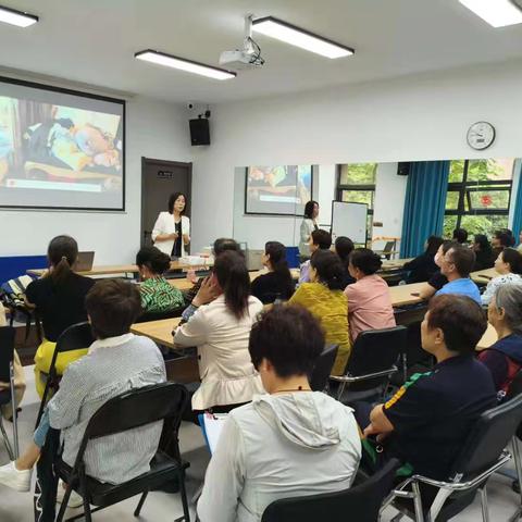 【微服务·邸万家】整理生活 收纳幸福——龙邸社区开展“家庭收纳整理”公益课