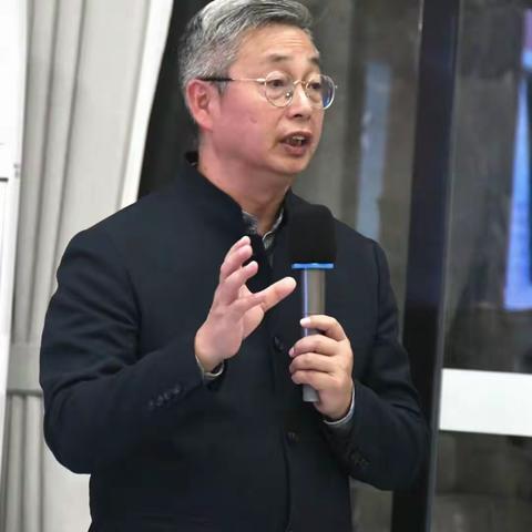 2023年沙龙活动2：县学会会长李青讲述《我参加演讲比赛的几点体会》