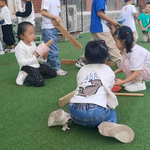 《我的幼儿园》——第二实验幼儿园赛石园户外自主游戏