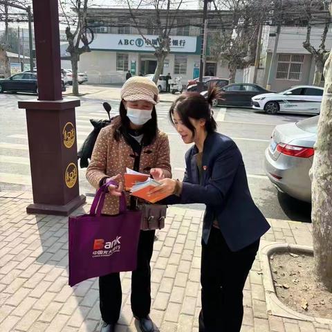 服务再升温，光大银行西安雁塔路支行开展“适老化”服务