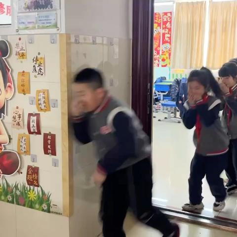 消防伴童心，安全护同行——消防演练活动