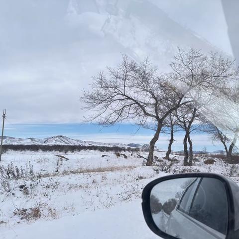 凝心聚力清积雪 迎寒而上爱满园——阿旗先锋小学附属中心园“最美家长志愿者清雪工作”在行动