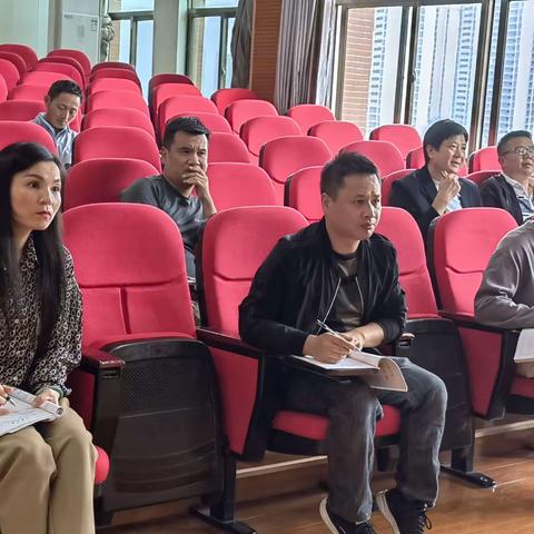 且研且思共成长——记实验小学六年级数学主题教研