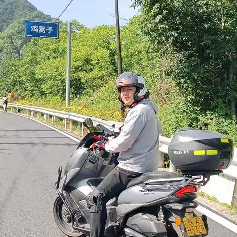 周末，风驰电掣，山间的摩旅乐章