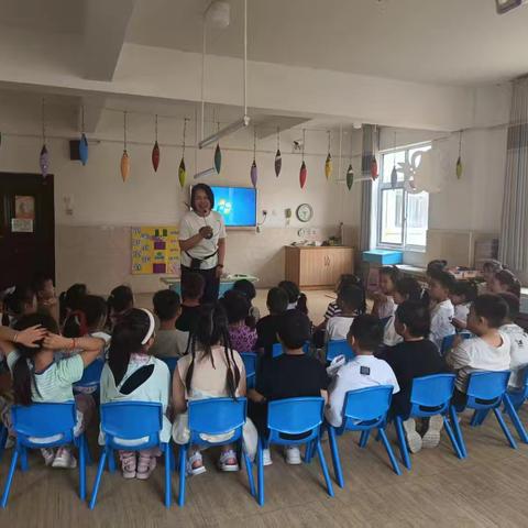 为民办实事、“东家人”暖心—代东社区开展“书香浸润童年”公益阅读新代王幼儿园之行