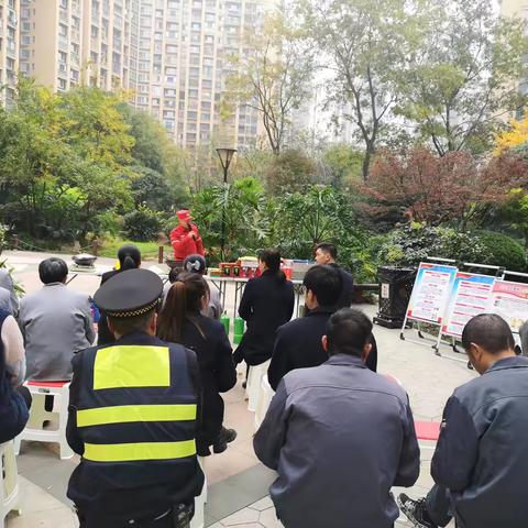 顺江社区开展应急队伍技能强化培训活动