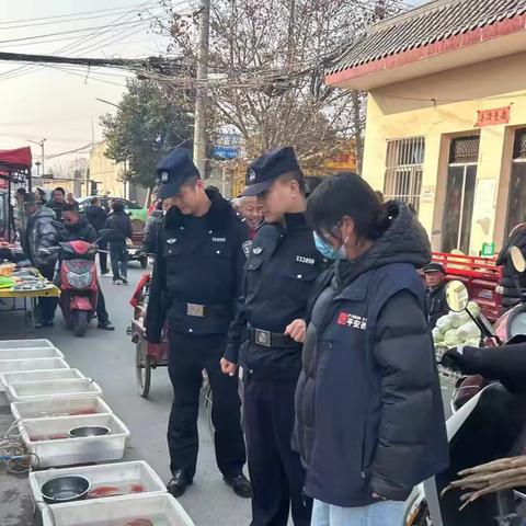 “警网融合”赶大集，维护秩序保平安