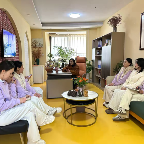 筑牢安全防线 守护成长之路——希语树创意幼儿园全国交通安全日主题活动简讯