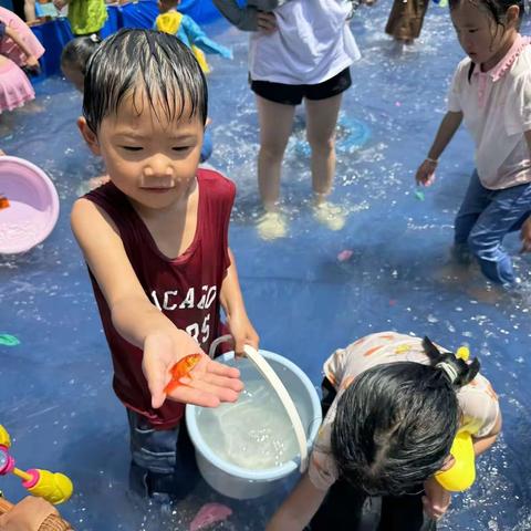 趣味童年  清凉一夏——兴义市南兴第一幼儿园庆六一活动