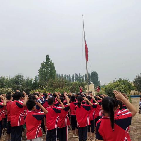 “祭先烈、赞祖国、共筑梦”——崔尔庄镇臧小庄小学开展“烈士纪念日”主题活动纪实