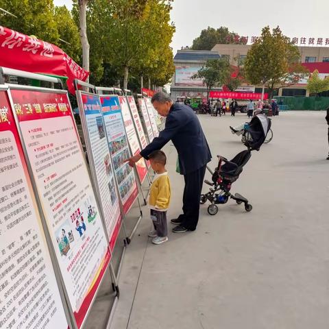 召陵区组织开展平安建设集中宣传活动