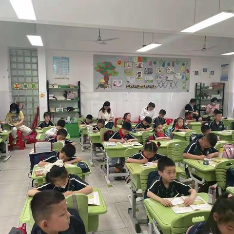 【香小·深耕课堂】三尺讲台展风采，道法课堂尽芬芳——香小道法公开课展示活动