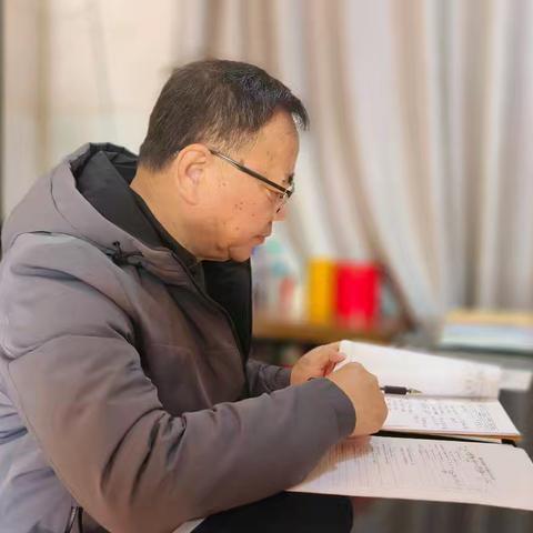 深耕不辍抓常规  深入检查促提升  ——丰城市耀华学校教学常规检查