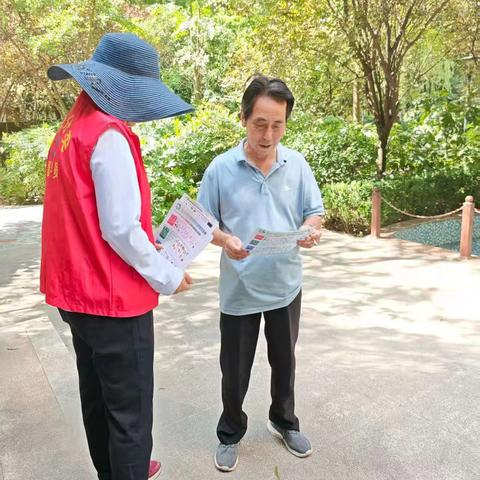 草场坡社区开展垃圾分类宣传活动