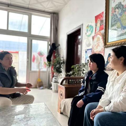 家校共育：搭建沟通桥梁，共促成长之路