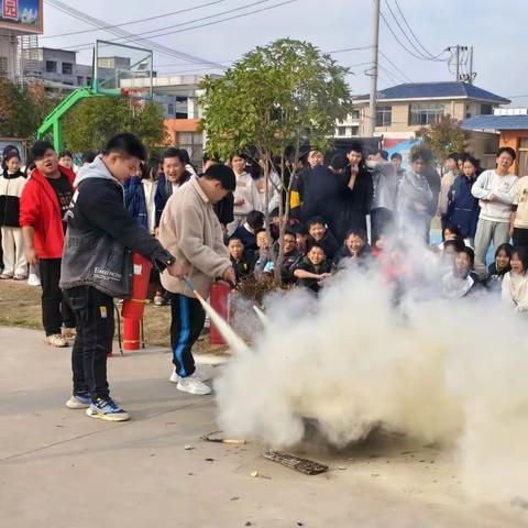 “携手共筑平安校园”——科达寄宿初中开展紧急疏散暨消防演练活动