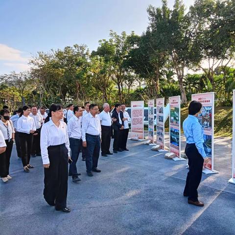 三亚市市场监督管理局组织参观“邀您看变化”主题教育成果展