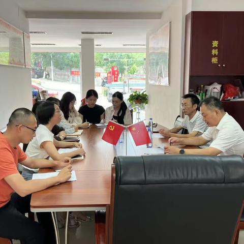 徐建平深入社区挂点网格调研