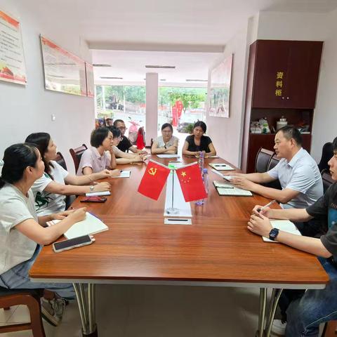 徐建平深入社区挂点网格调研