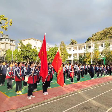 畅游海底世界 探索神秘海洋 ——海东镇南村完小开展秋季学期研学实践活动