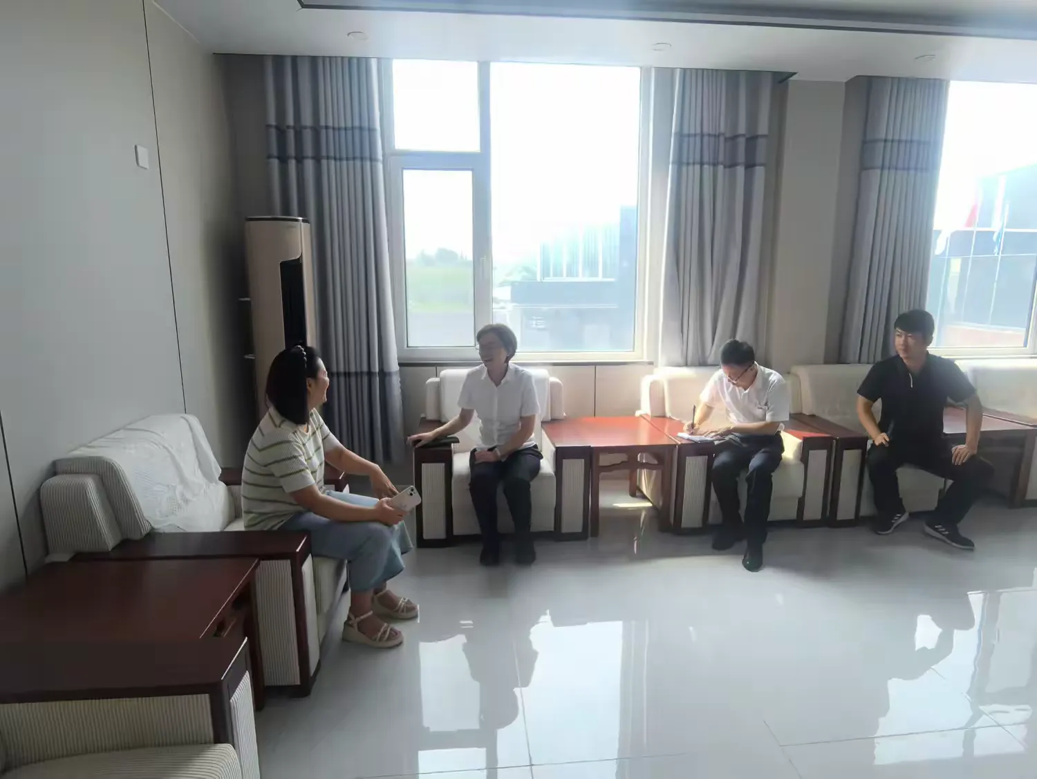 简篇-精准服务解企忧 同心护航促发展——曹范街道商会、区新联会曹范分会开展惠企服务活动