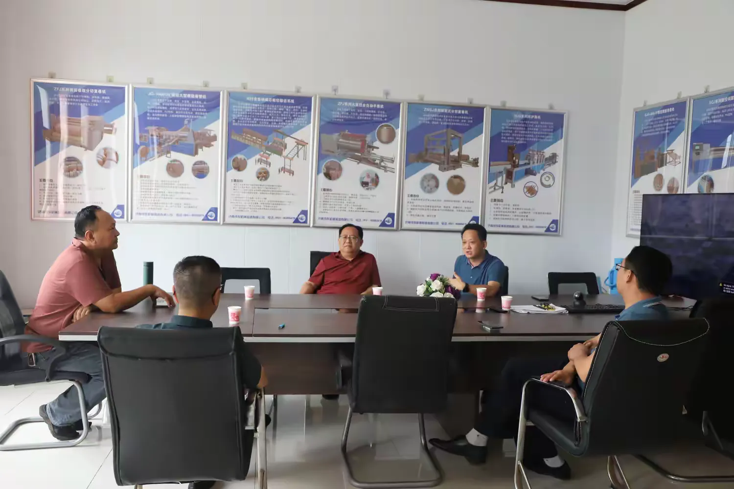 简篇-精准服务解企忧 同心护航促发展——曹范街道商会、区新联会曹范分会开展惠企服务活动