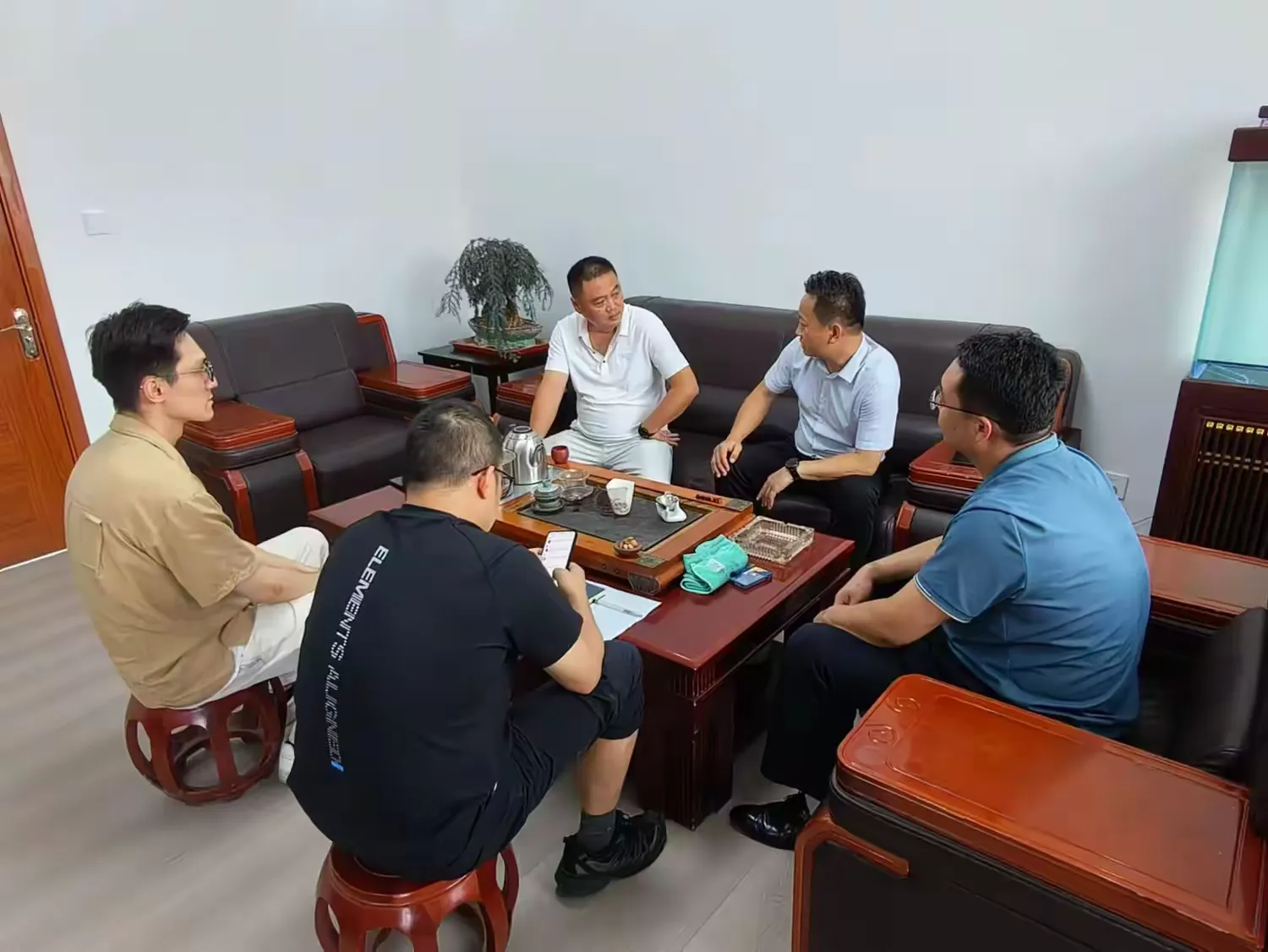 简篇-精准服务解企忧 同心护航促发展——曹范街道商会、区新联会曹范分会开展惠企服务活动