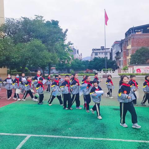 “美丽童年梦，乐学伴成长”——古田县黄田中心小学一、二年级期中游考活动