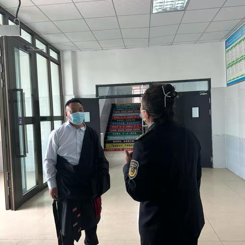 囊谦县市场监督管理局来我校校进行食品安全专项检查工作