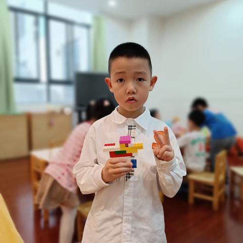 冠林雅学幼儿园第七次机器人课--《小鸭子》