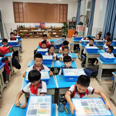 吉安师范附属小学三四年级机器人搭建班——走进机械世界