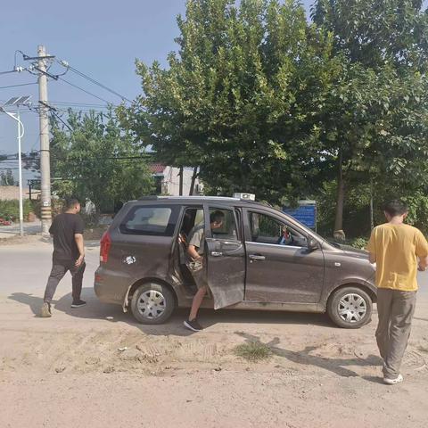 交口街道常态化开展秸秆禁烧巡查