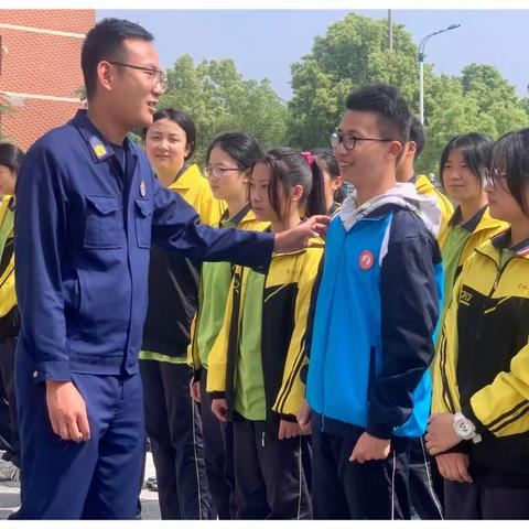 【修水二中】消防演练鸣警钟，防患未“燃”不放松— —记修水二中消防演练活动