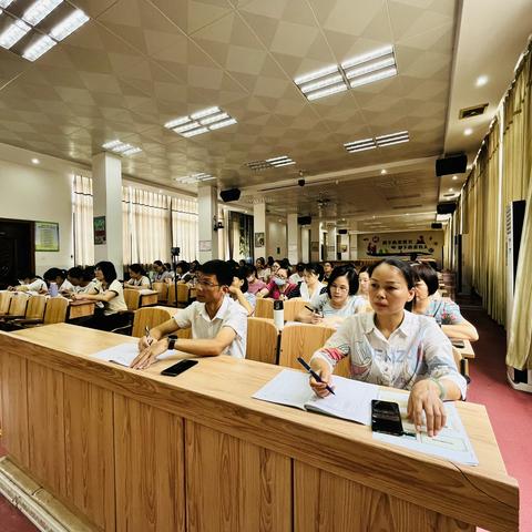 西江小学“外学内享，共促成长”课堂教学研讨纪实（语文）