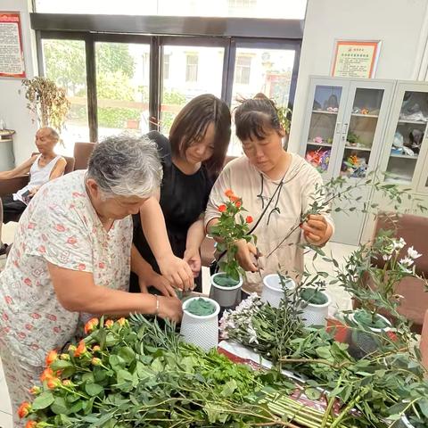 【灞陵街道延中社区】花香四溢 情满社区—延中社区开展插花活动