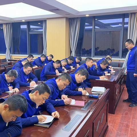 国际港务区奥体中心消防救援站开展默写“三词”助力“牢记领袖训词，永做忠诚卫士”主题教育活动