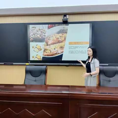 奥体中心政府专职消防救援站邀请营养师到队站讲授营养健康知识