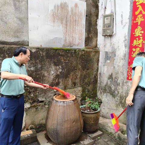 龙文坊社区开展爱国卫生登革热防控工作