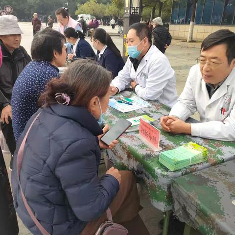 第九九〇医院开展“关爱市民健康 助力健康城市”义诊活动