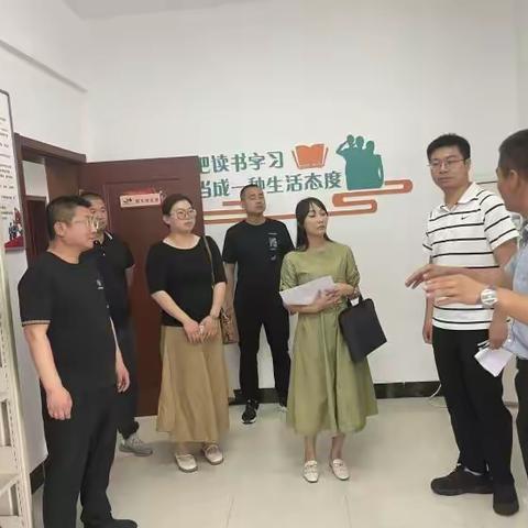 省退役军人服务中心到鹿苑街道退役军人服务站查验标杆型服务中心(站)