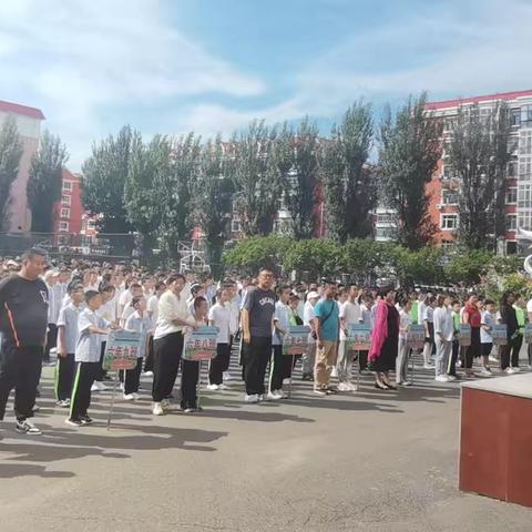 【72中德育】塑造良好习惯，引领成长之路——记哈72中学校六、七、八年级学生行为习惯导训