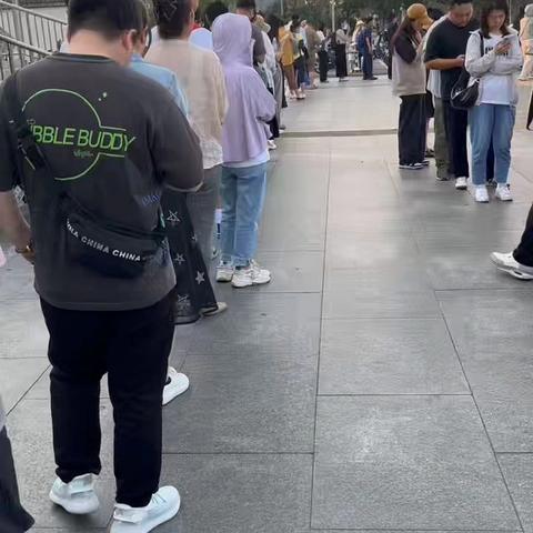 烈日下的文明摆渡人