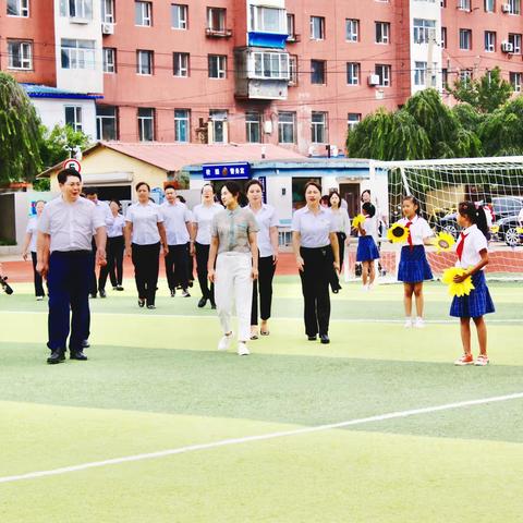 桃李芬芳意，关怀润师心——区委区政府和教育局领导莅临小白山乡中心校慰问全体教师活动报道